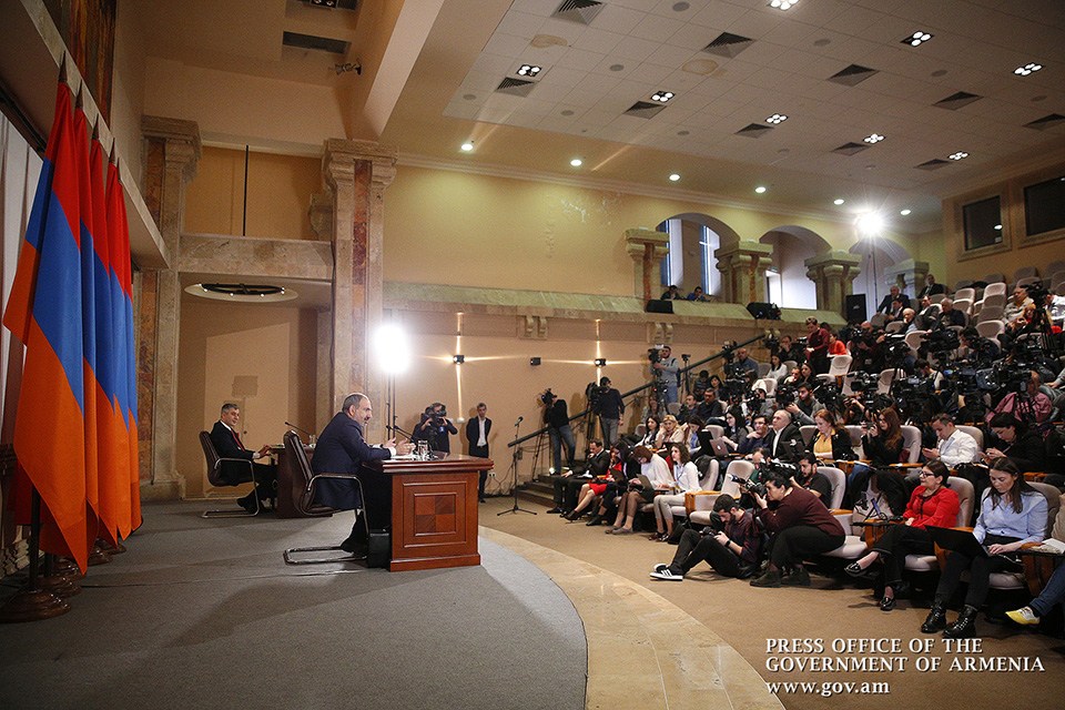 pashinyan-press-2