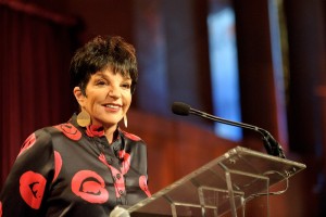 Liza Minnelli introduces the evening’s honoree. (photo credit: Kyle Gustafson)