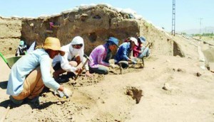 The Ottoman architecture of Urartu civilization is being unearthed near northeastern Van city’s historical castle over viewing Urartu capital Tushpa, bringing to light a history of 5,000 year. Van DHA