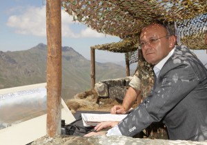 Defense Minister Seyran Ohanian inspecting Karabakh frontline positions 