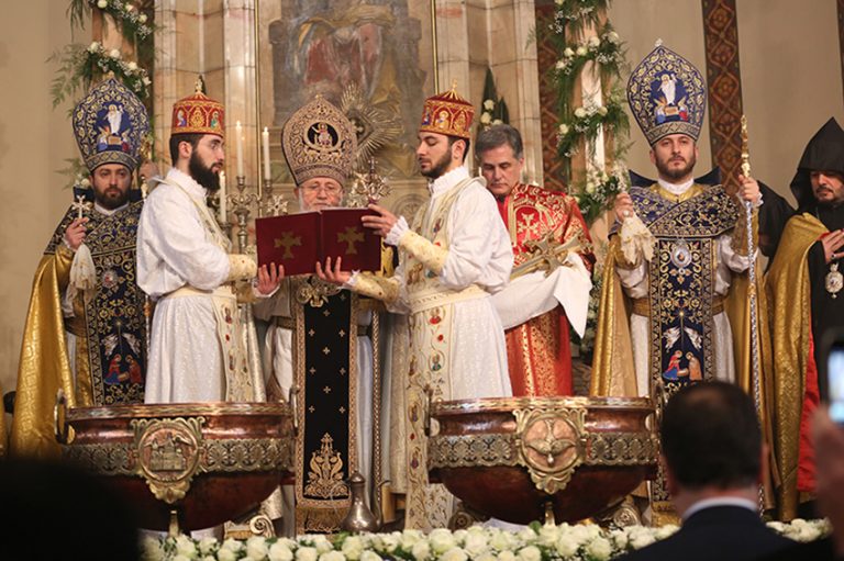 Voskan Yerevantsi: the Epic First Printing of the Armenian Bible ...