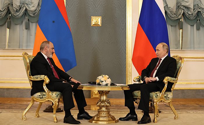 Putin and Pashinyan Meet in Moscow • MassisPost