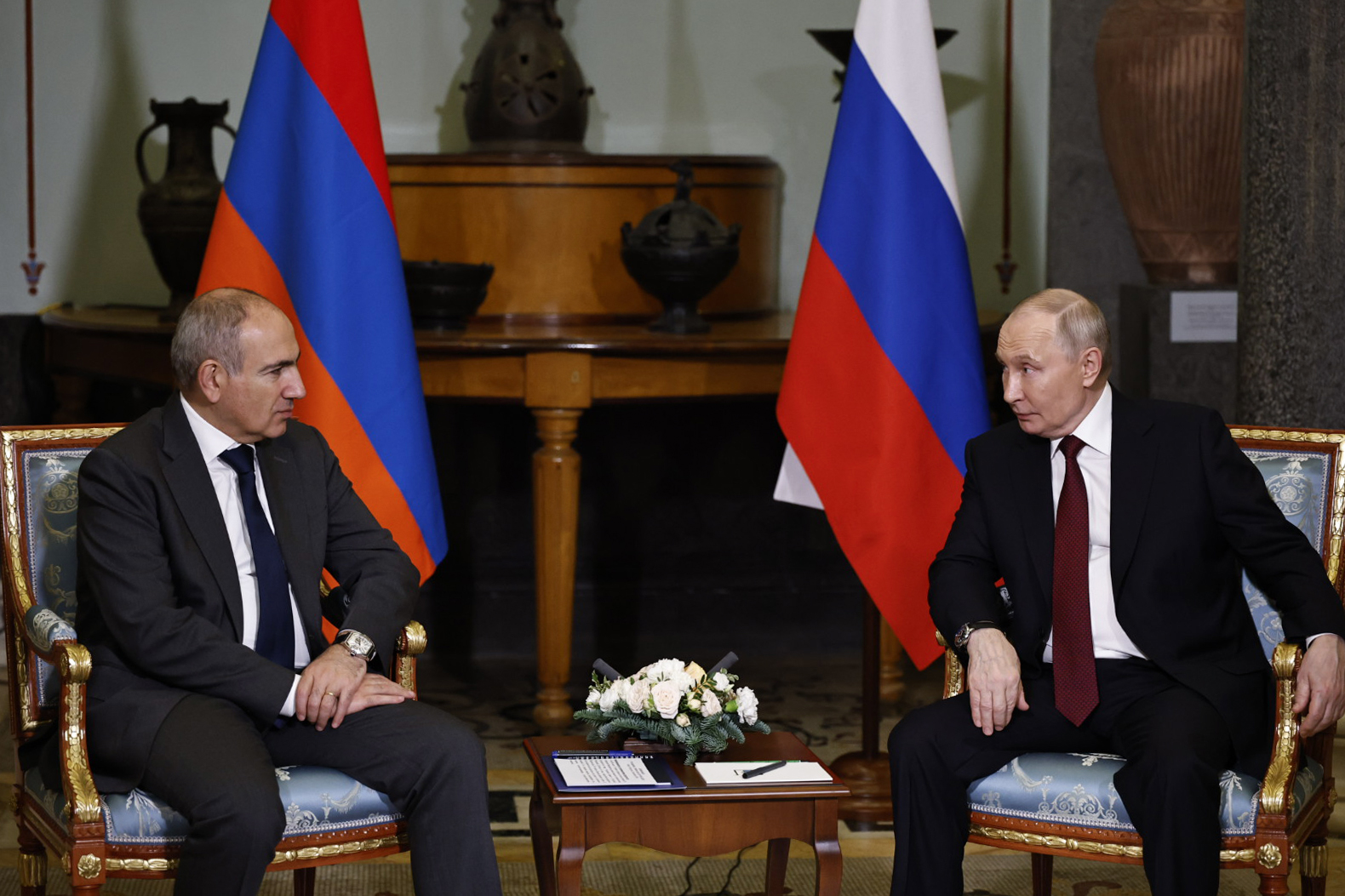 Pashinyan and Putin Discuss Energy and Logistics Projects