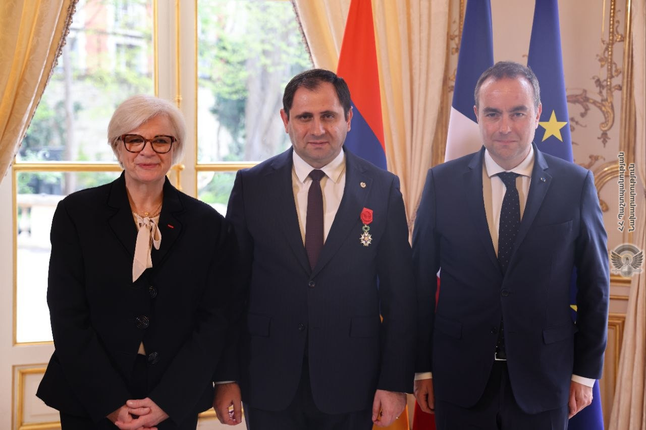 Armenian Defense Minister Suren Papikyan Awarded France’s Legion of Honor