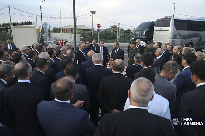 Armenian Diplomats Visit Margara and Akhurik Crossings on Armenia-Turkey Border